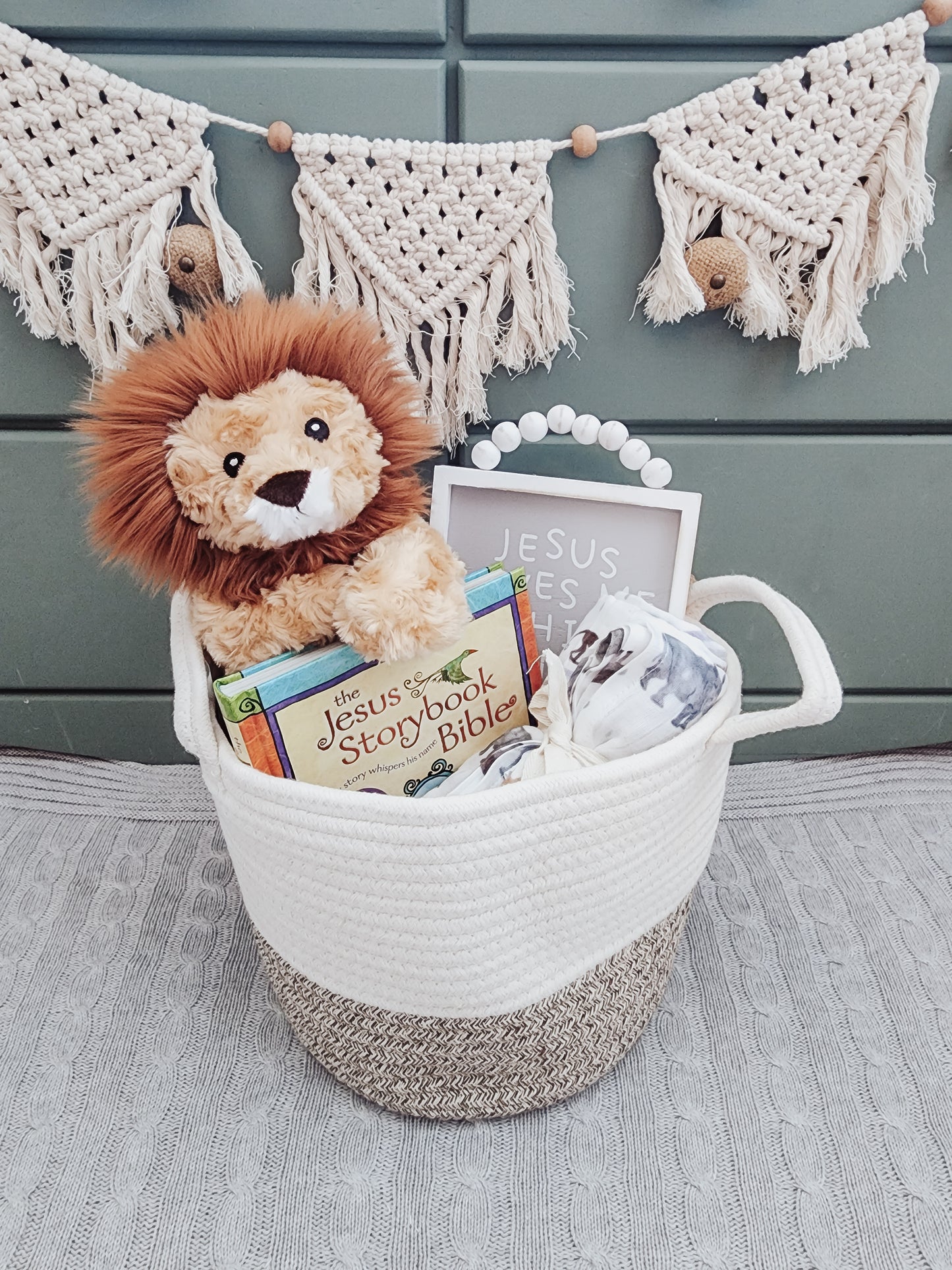 Deluxe Gift Basket